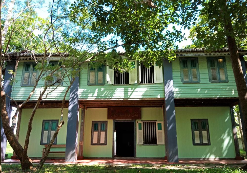 Bon Ton Antique Wooden Villas Pantai Cenang  Zewnętrze zdjęcie