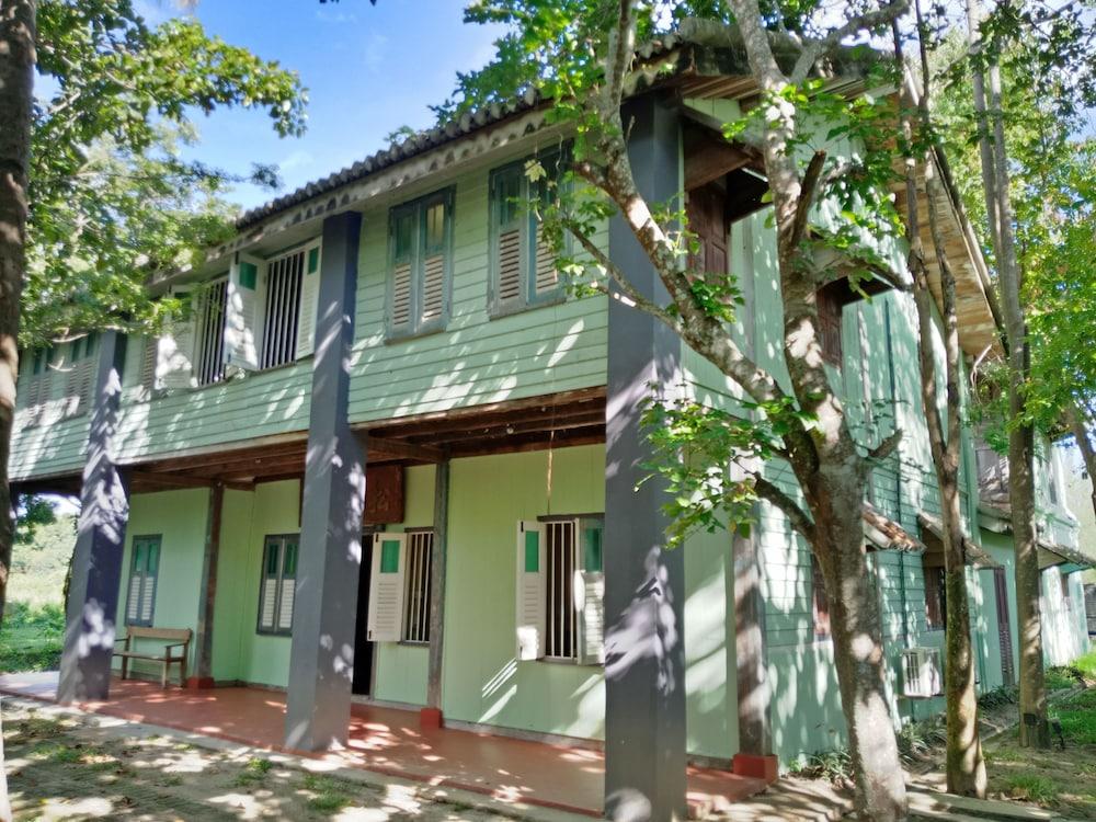 Bon Ton Antique Wooden Villas Pantai Cenang  Zewnętrze zdjęcie