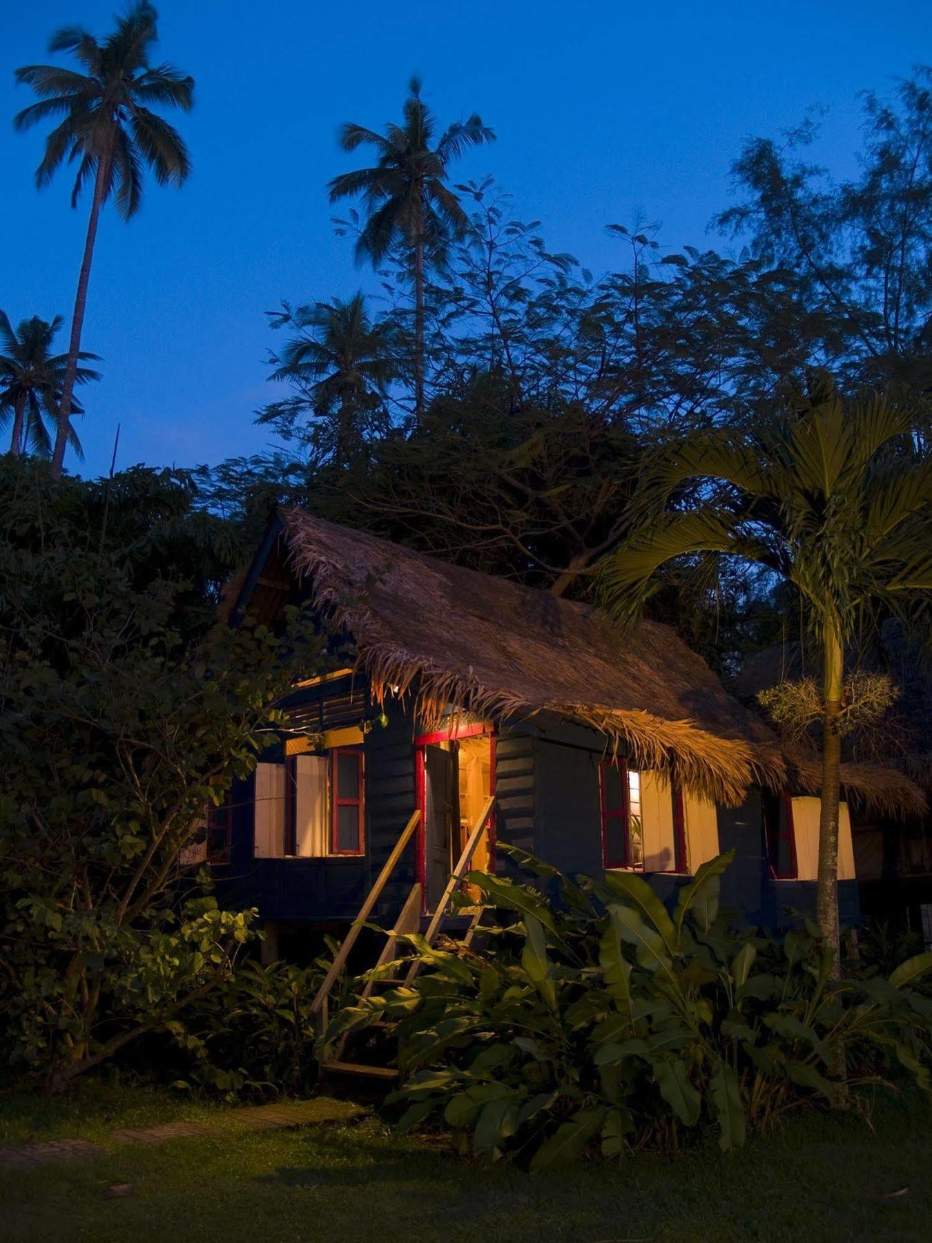 Bon Ton Antique Wooden Villas Pantai Cenang  Zewnętrze zdjęcie