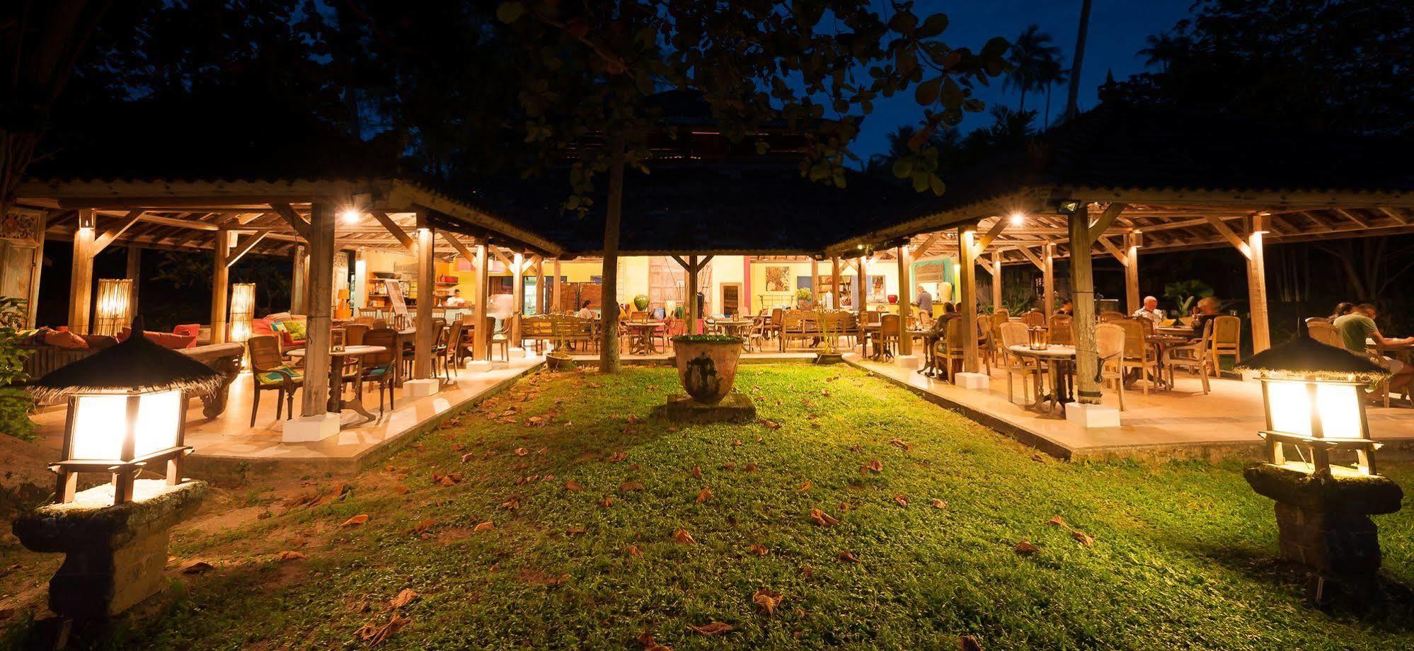 Bon Ton Antique Wooden Villas Pantai Cenang  Zewnętrze zdjęcie