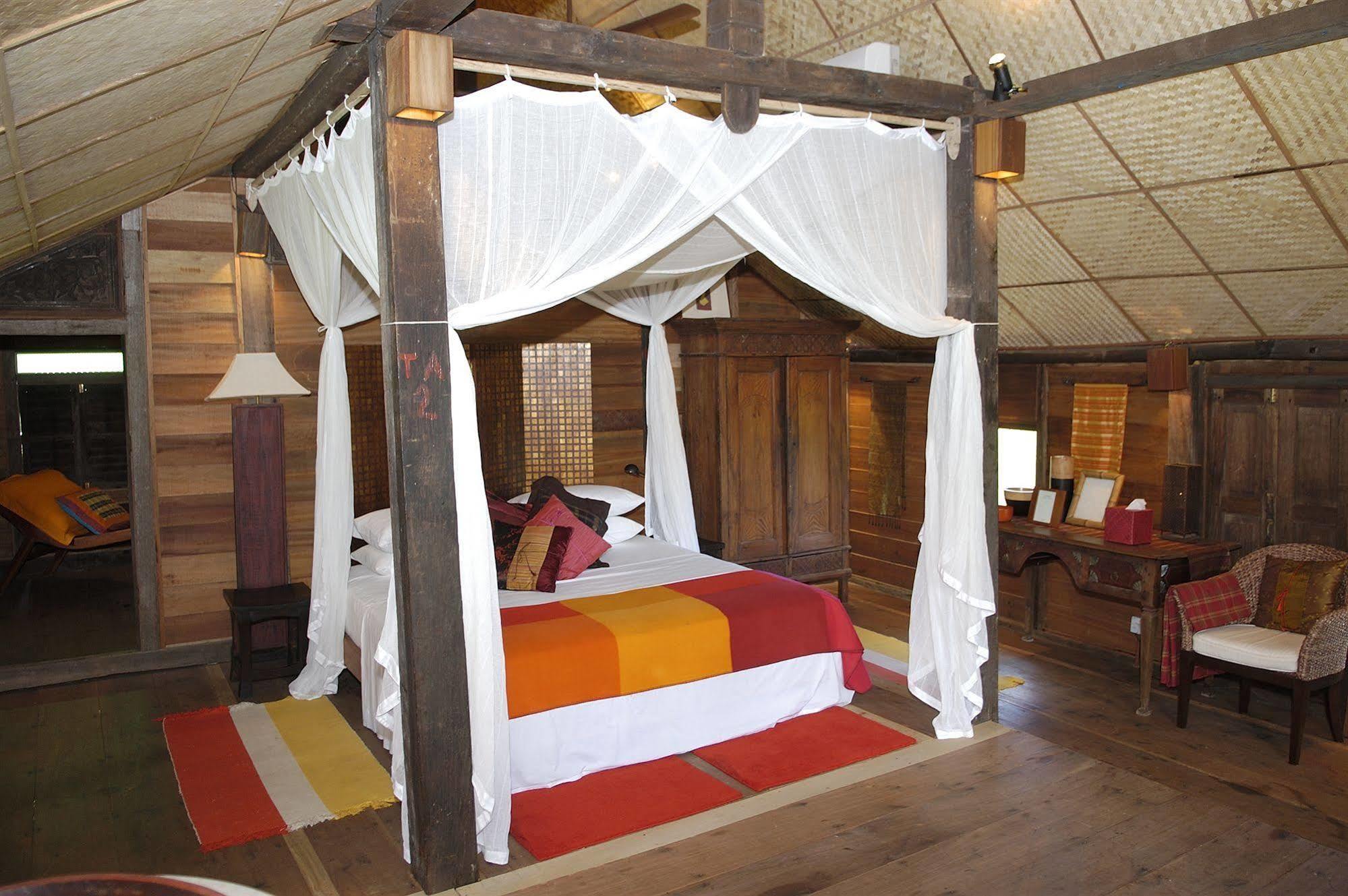 Bon Ton Antique Wooden Villas Pantai Cenang  Zewnętrze zdjęcie