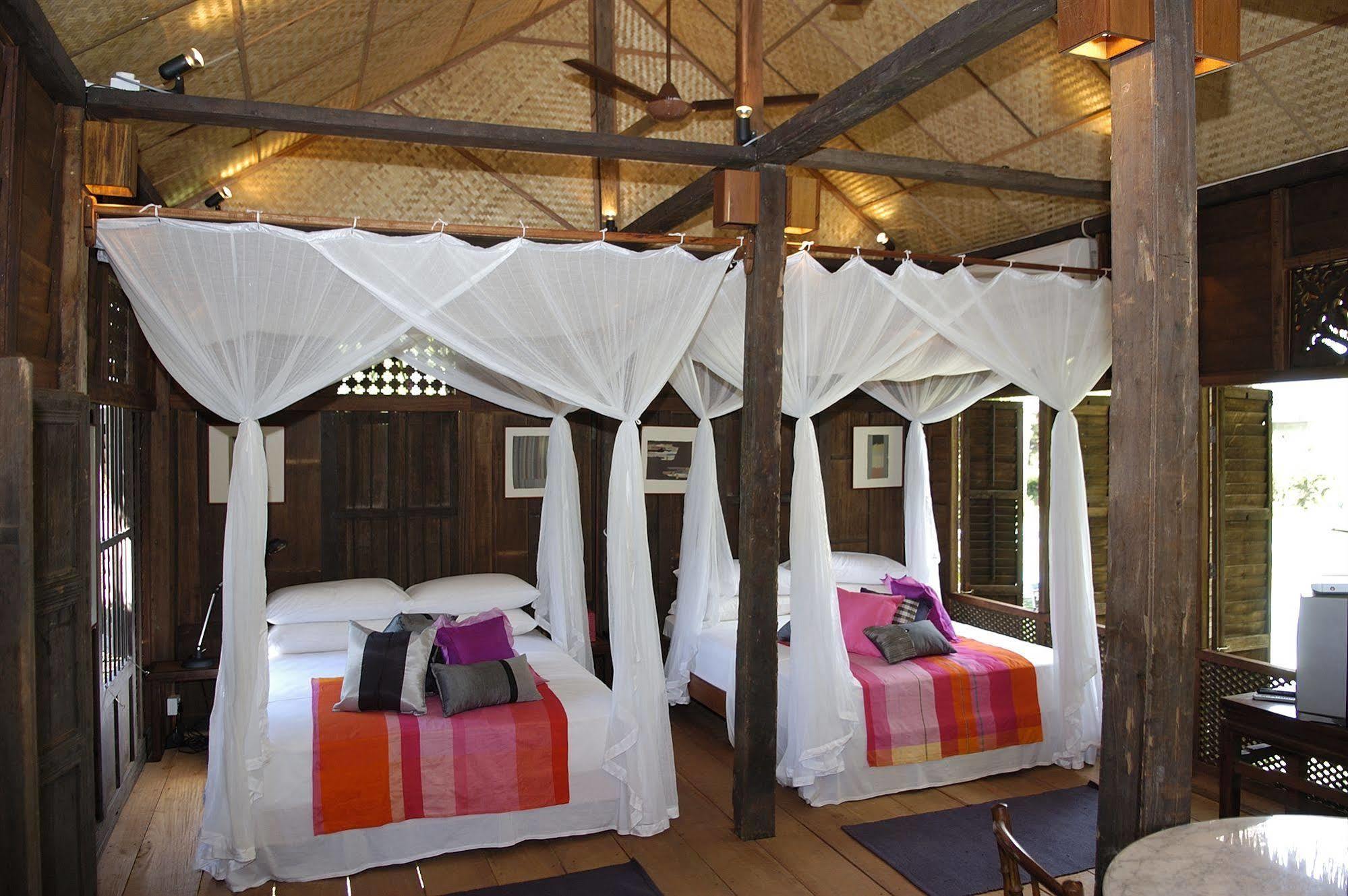 Bon Ton Antique Wooden Villas Pantai Cenang  Zewnętrze zdjęcie